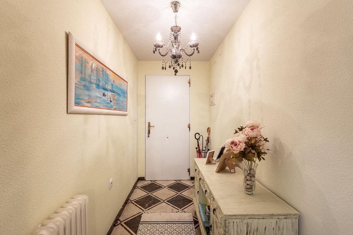 3 sypialnia Dom na sprzedaż w Gojar z garażem - 340 000 € (Ref: 9977514)