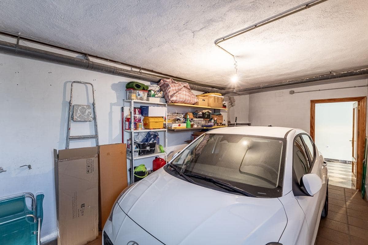 3 sypialnia Dom na sprzedaż w Gojar z garażem - 340 000 € (Ref: 9977514)