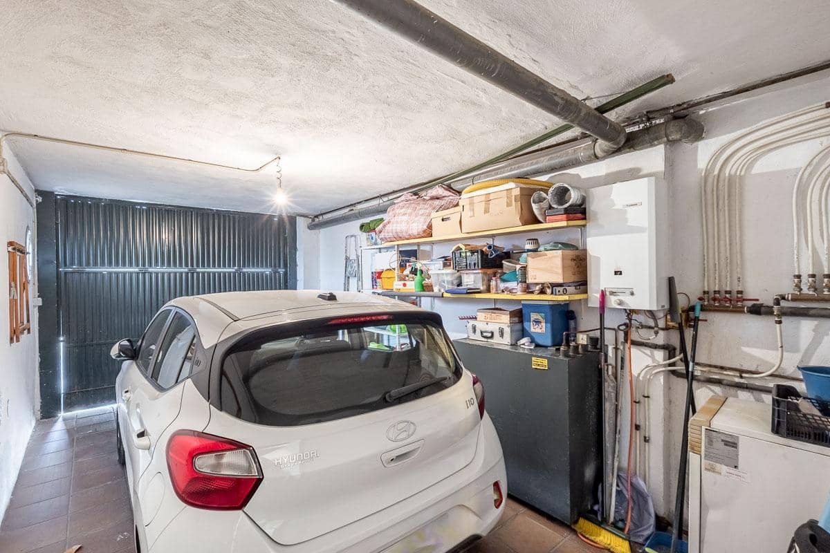 3 sypialnia Dom na sprzedaż w Gojar z garażem - 340 000 € (Ref: 9977514)