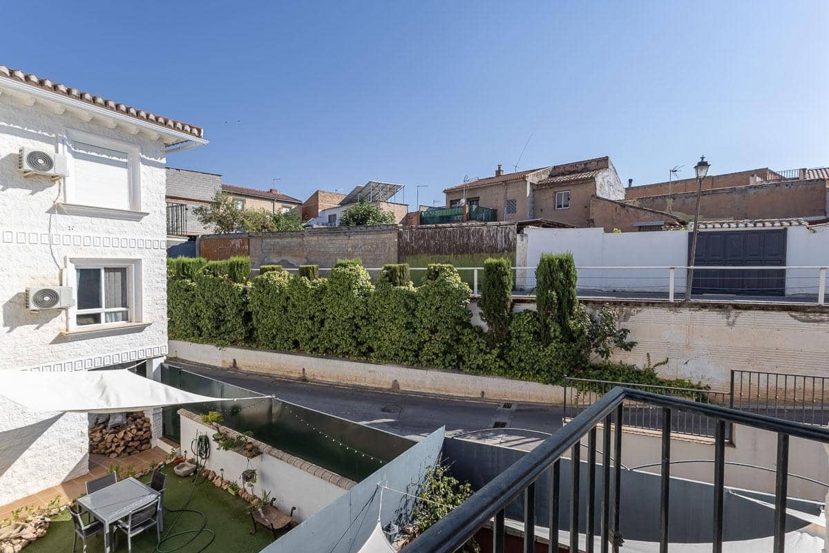 3 sypialnia Dom na sprzedaż w Gojar z garażem - 340 000 € (Ref: 9977514)