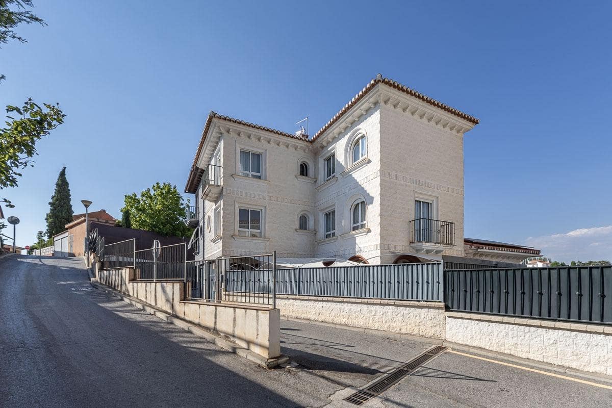 3 sypialnia Dom na sprzedaż w Gojar z garażem - 340 000 € (Ref: 9977514)