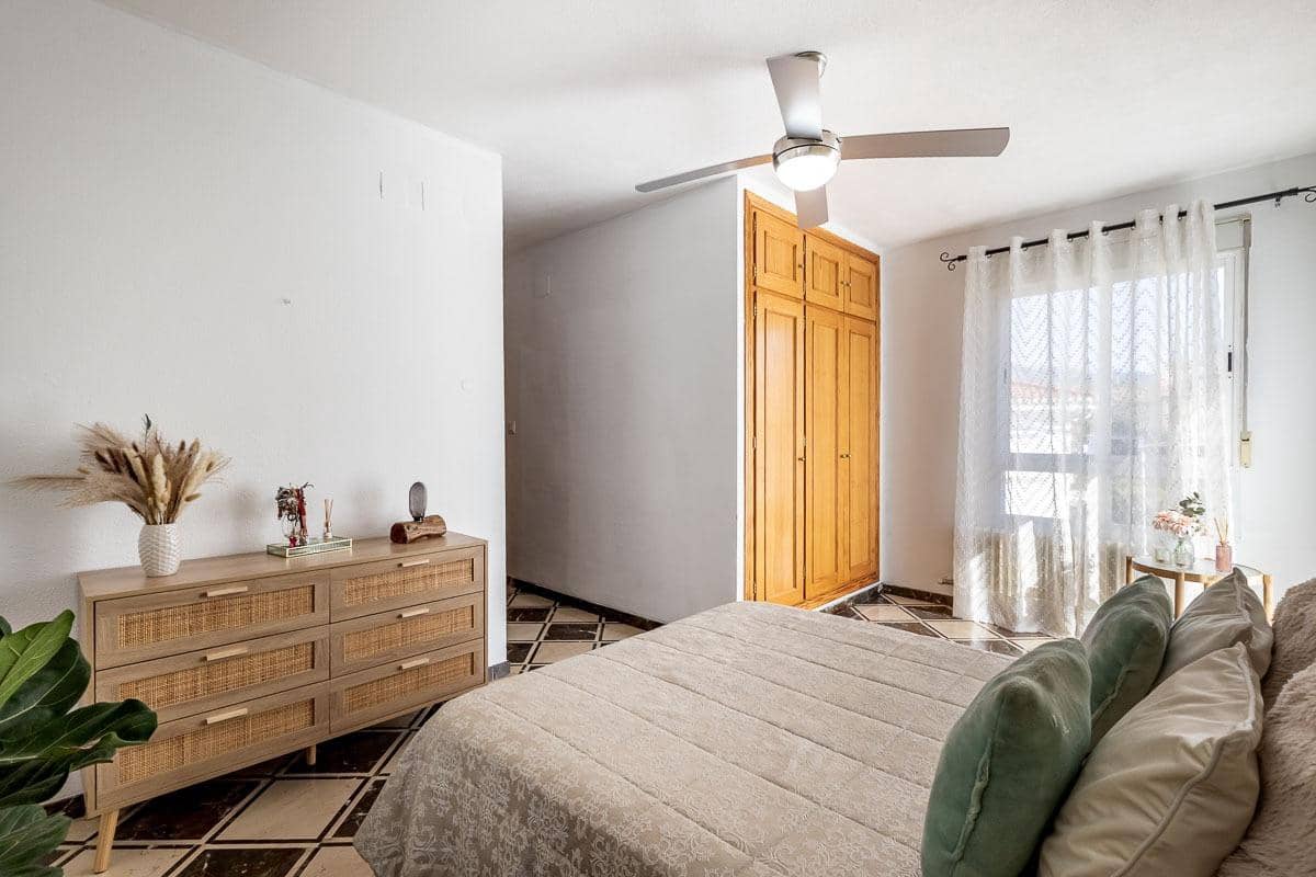 3 sypialnia Dom na sprzedaż w Gojar z garażem - 340 000 € (Ref: 9977514)