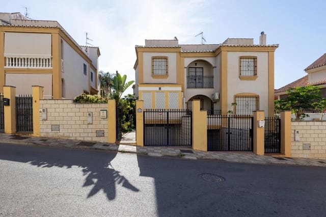 3 soverom Rekkehus til salgs i Motril med garasje - € 390 000 (Ref: 9983143)