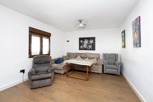 2 bedroom Villa for sale in Albolote with garage - € 329,000 (Ref: 9983144)