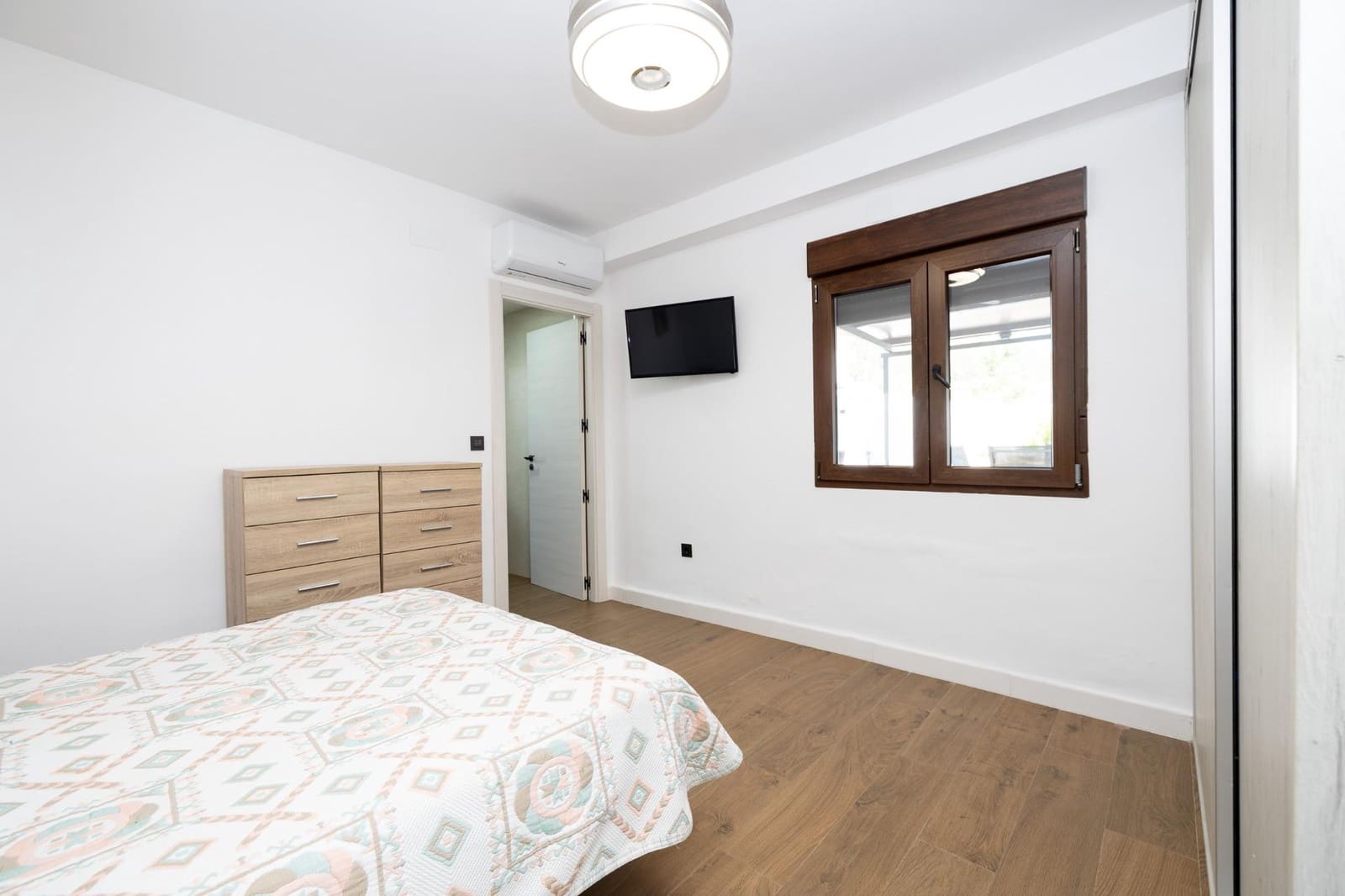 2 soveværelse Villa til salg i Albolote med garage - € 329.000 (Ref: 9983144)
