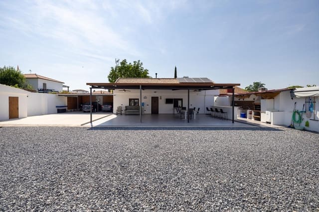 2 bedroom Villa for sale in Albolote with garage - € 329,000 (Ref: 9983144)