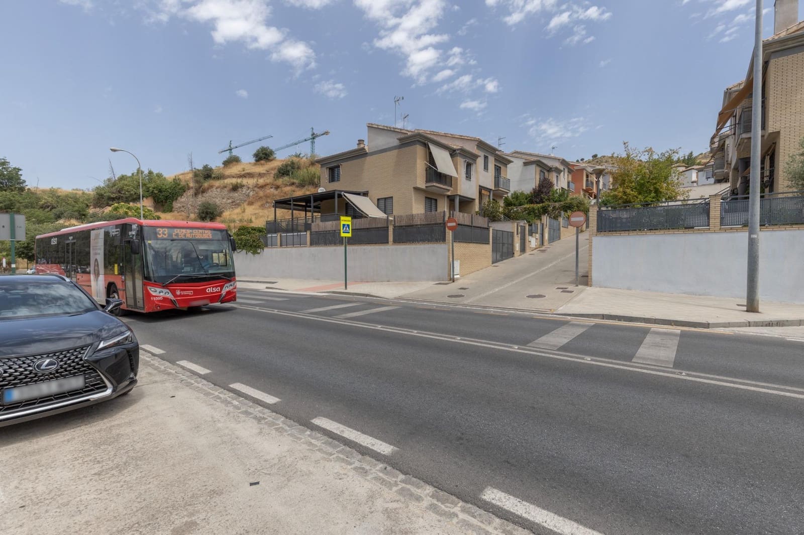 3 Zimmer Doppelhaus zu verkaufen in Granada Stadt mit Garage - 479.000 € (Ref: 9983146)