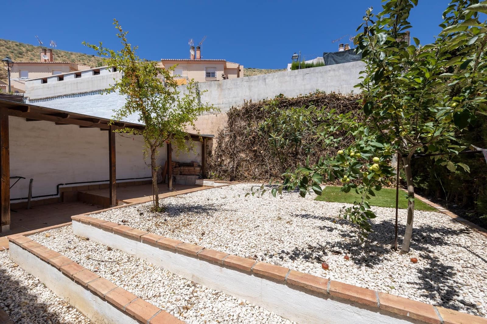 3 soverom Kjedet enebolig til salgs i Cenes de la Vega med garasje - € 249 000 (Ref: 9983148)
