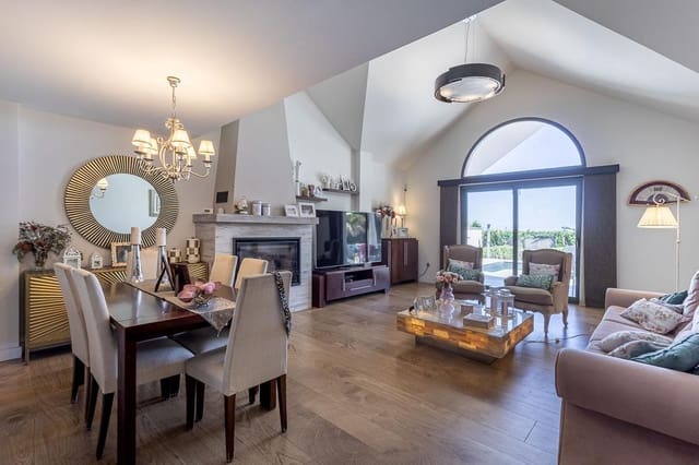 5 sypialnia Willa na sprzedaż w Dílar z basenem garażem - 485 000 € (Ref: 9985161)
