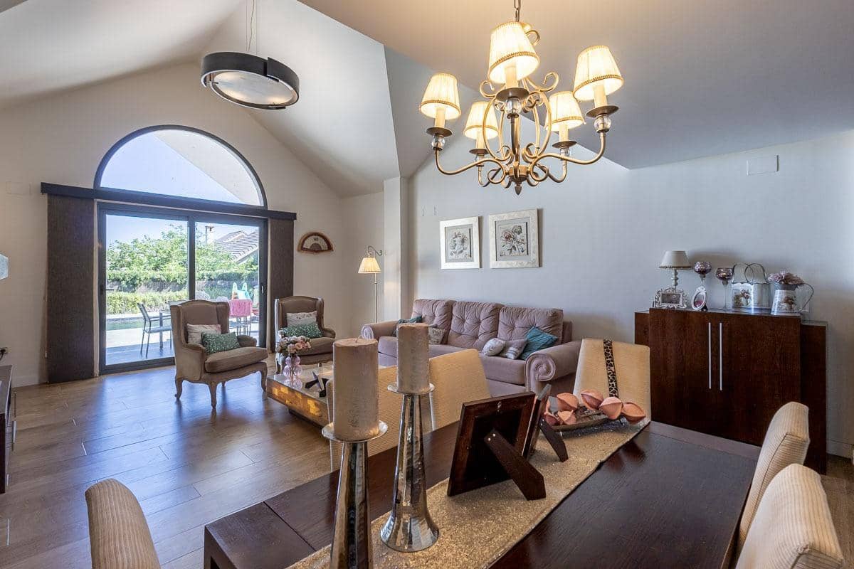 5 sypialnia Willa na sprzedaż w Dilar z basenem garażem - 485 000 € (Ref: 9985161)