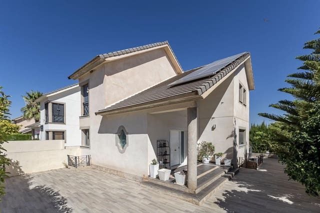 5 sypialnia Willa na sprzedaż w Dílar z basenem garażem - 485 000 € (Ref: 9985161)