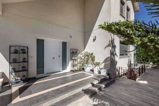 5 sypialnia Willa na sprzedaż w Dílar z basenem garażem - 485 000 € (Ref: 9985161)
