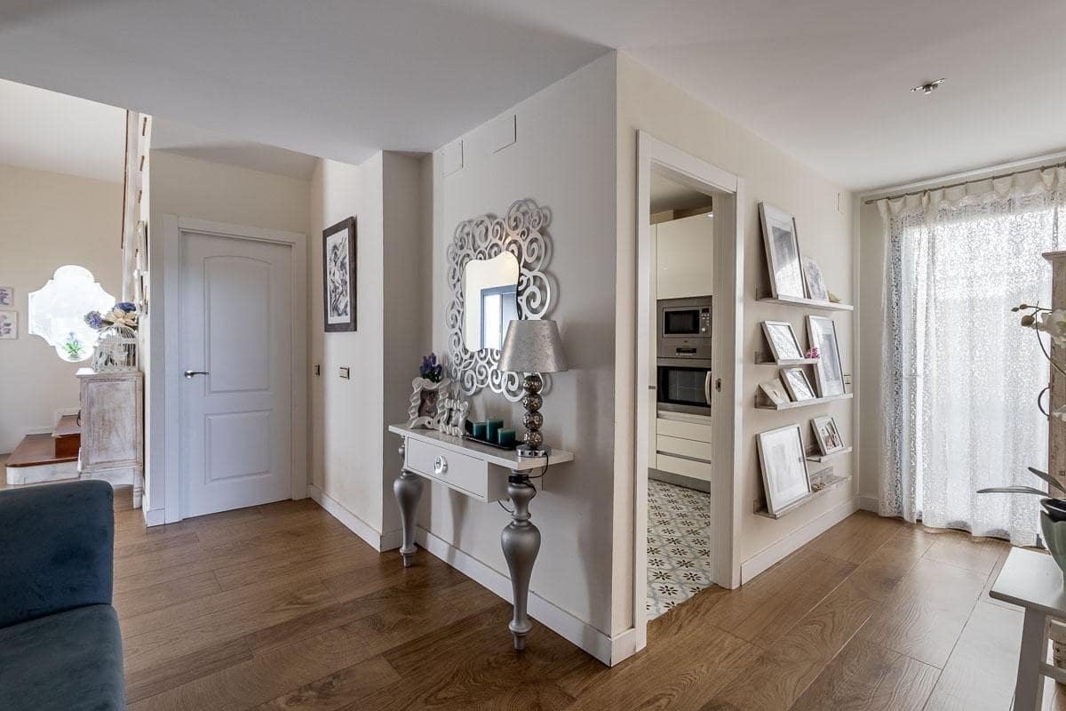 5 sypialnia Willa na sprzedaż w Dilar z basenem garażem - 485 000 € (Ref: 9985161)