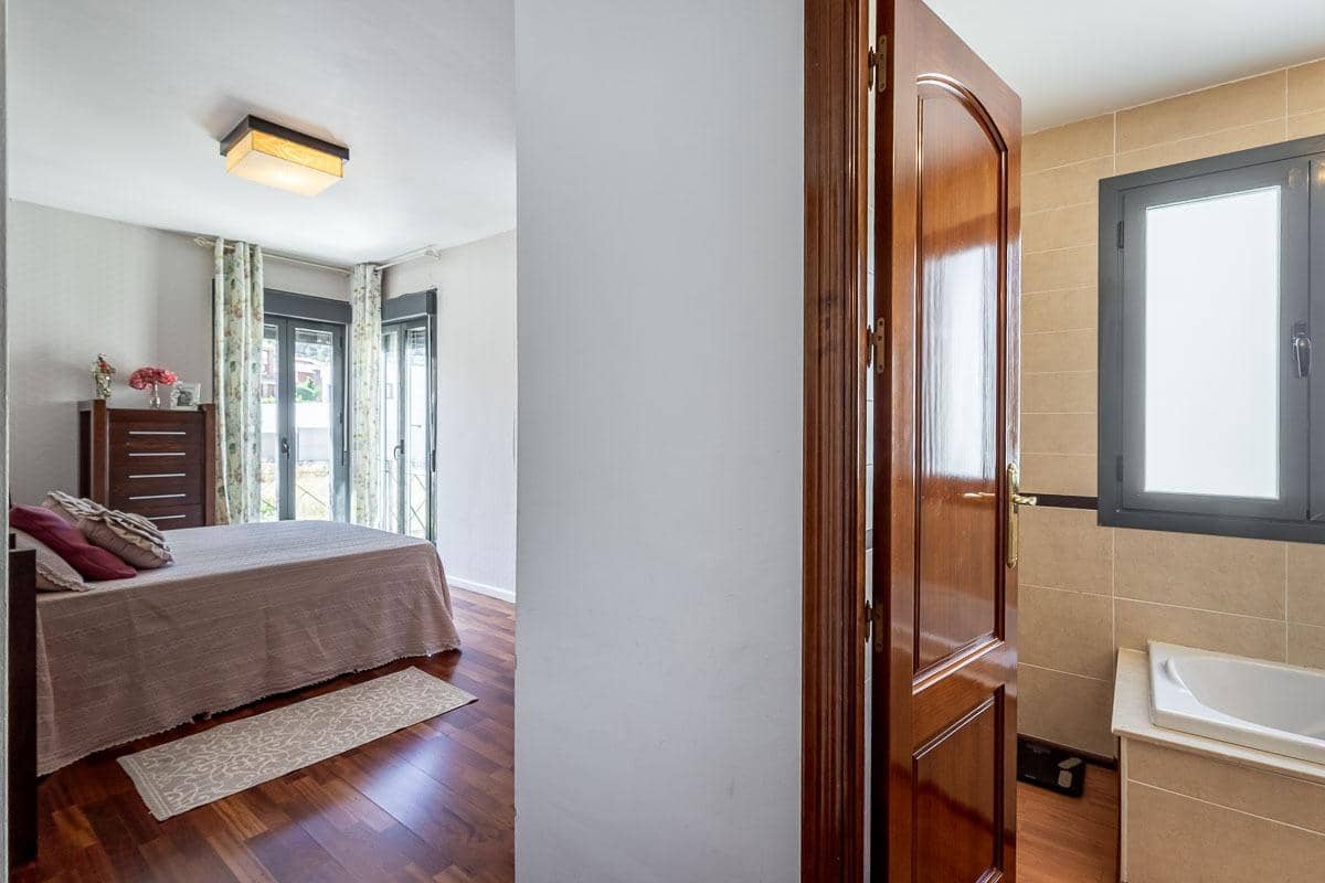 5 sypialnia Willa na sprzedaż w Dilar z basenem garażem - 485 000 € (Ref: 9985161)