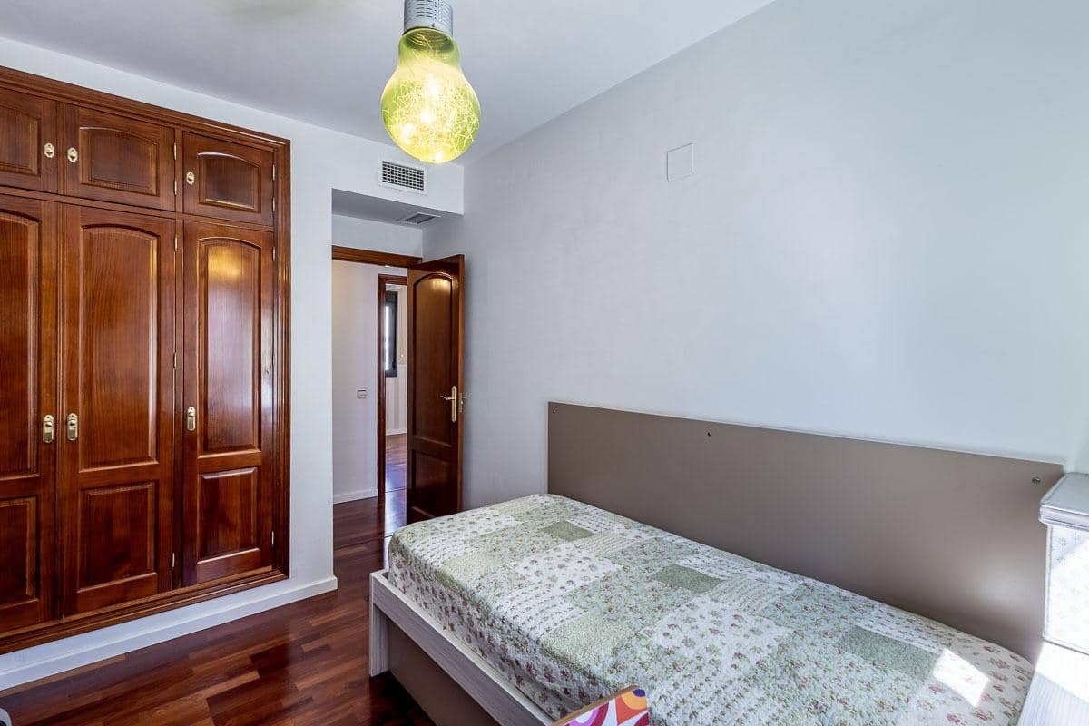 5 sypialnia Willa na sprzedaż w Dilar z basenem garażem - 485 000 € (Ref: 9985161)