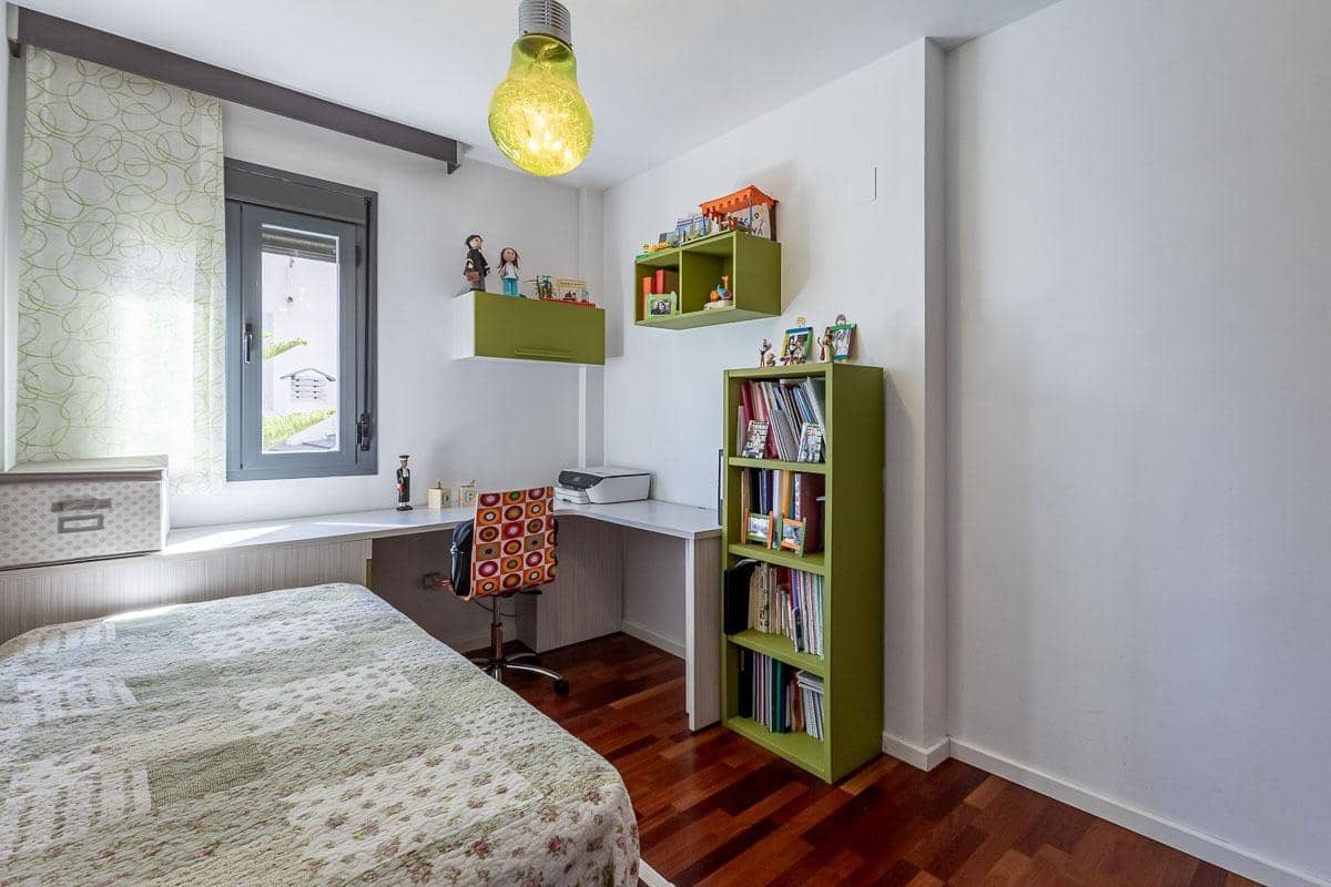 5 sypialnia Willa na sprzedaż w Dilar z basenem garażem - 485 000 € (Ref: 9985161)