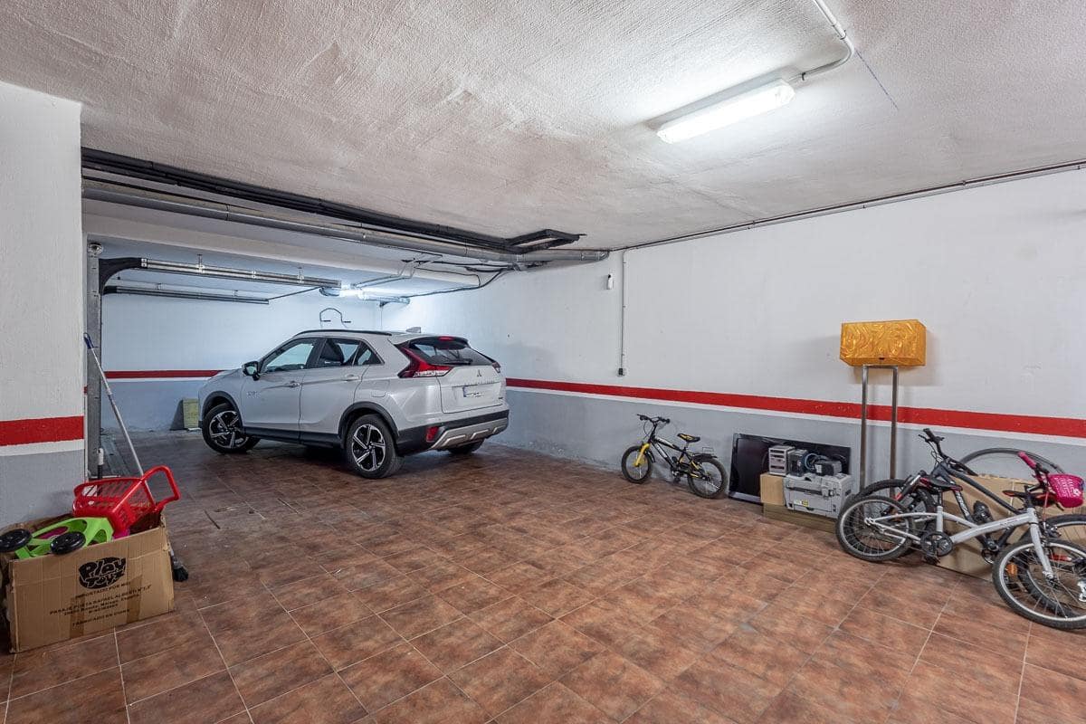 5 sypialnia Willa na sprzedaż w Dilar z basenem garażem - 485 000 € (Ref: 9985161)