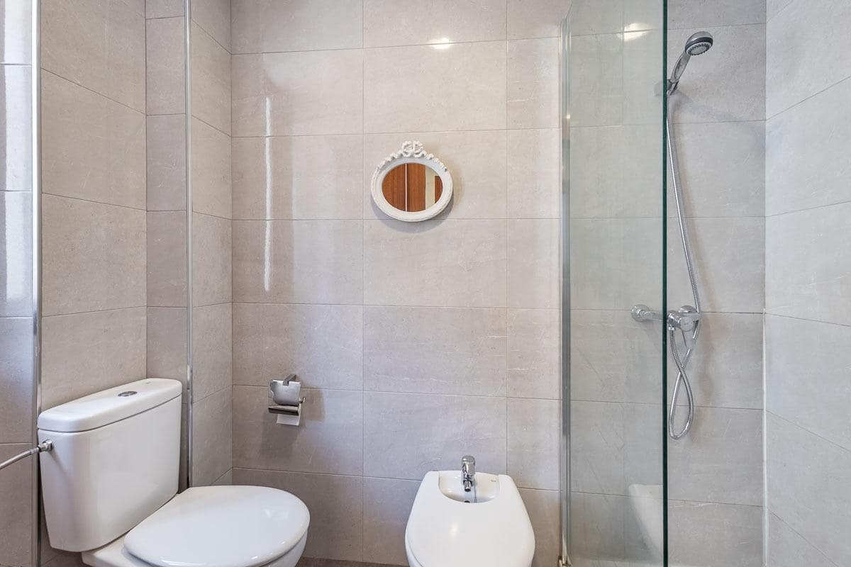 10 slaapkamer Flat te koop in Granada stad - € 595.000 (Ref: 9985162)