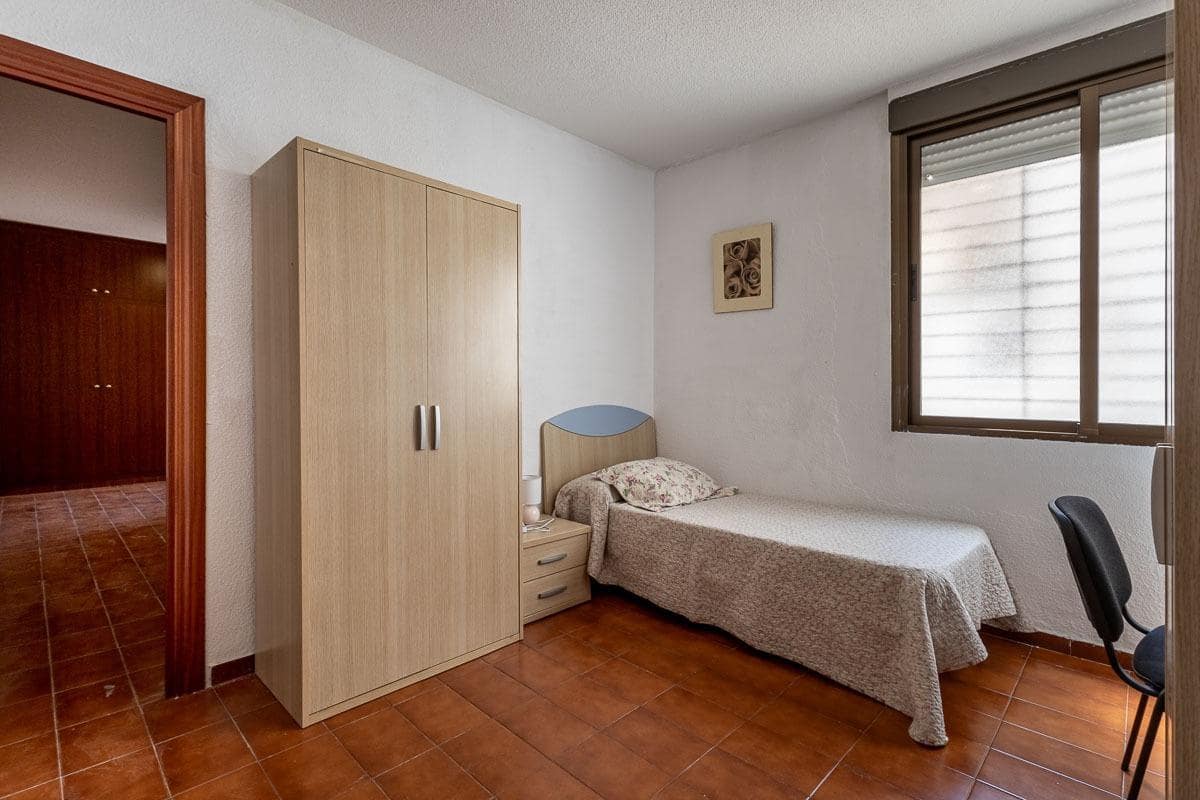 10 slaapkamer Flat te koop in Granada stad - € 595.000 (Ref: 9985162)