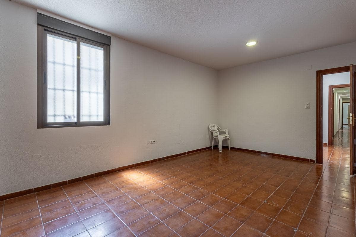 10 slaapkamer Flat te koop in Granada stad - € 595.000 (Ref: 9985162)