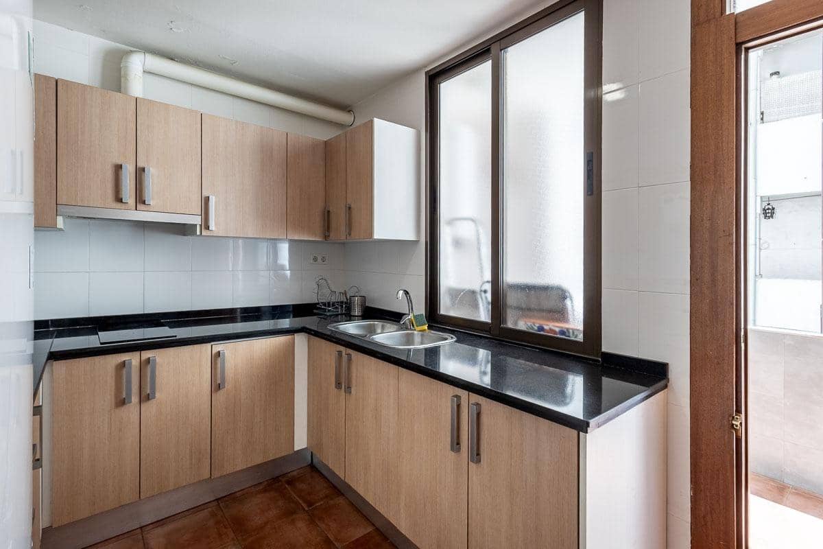 10 slaapkamer Flat te koop in Granada stad - € 595.000 (Ref: 9985162)