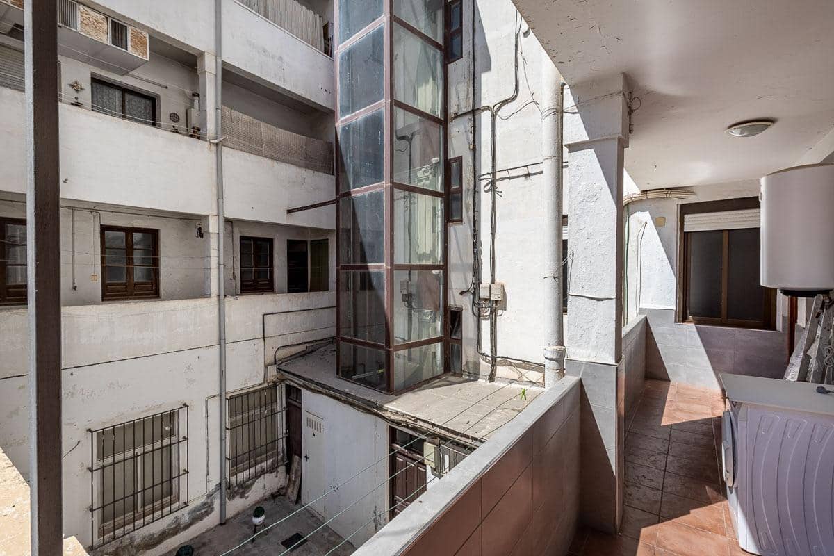 10 slaapkamer Flat te koop in Granada stad - € 595.000 (Ref: 9985162)