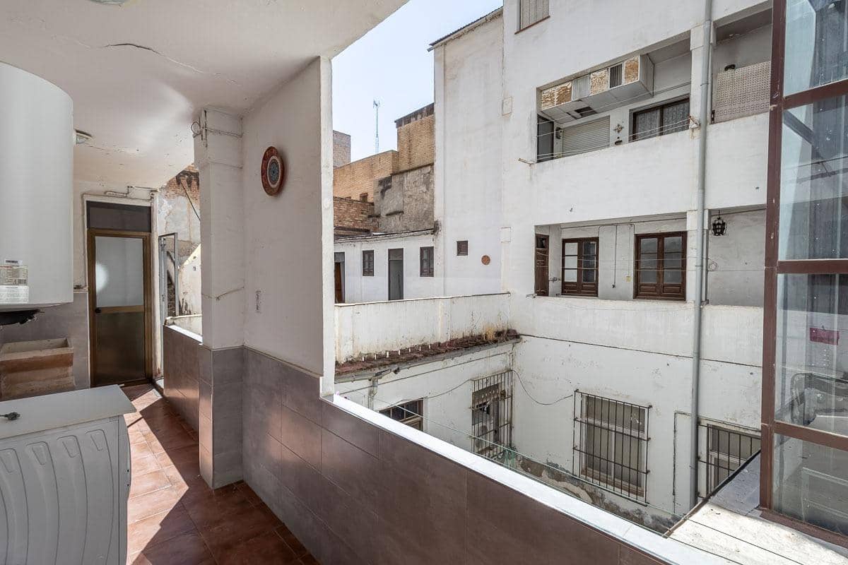 10 slaapkamer Flat te koop in Granada stad - € 595.000 (Ref: 9985162)