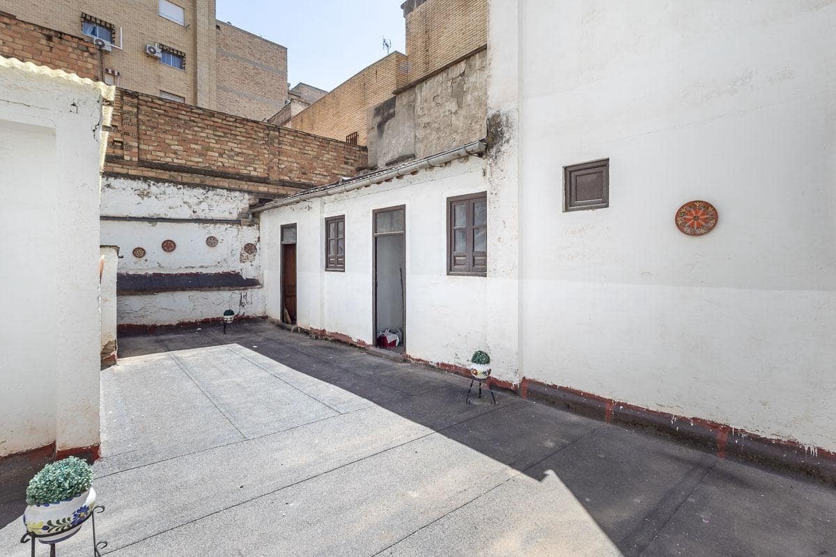 10 slaapkamer Flat te koop in Granada stad - € 595.000 (Ref: 9985162)