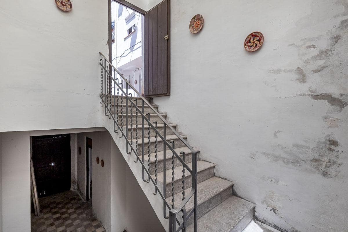 10 slaapkamer Flat te koop in Granada stad - € 595.000 (Ref: 9985162)