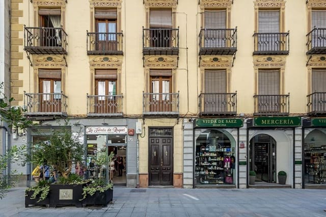 10 slaapkamer Flat te koop in Granada stad - € 595.000 (Ref: 9985162)