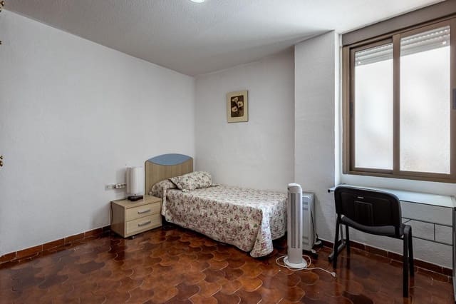 10 slaapkamer Flat te koop in Granada stad - € 595.000 (Ref: 9985162)