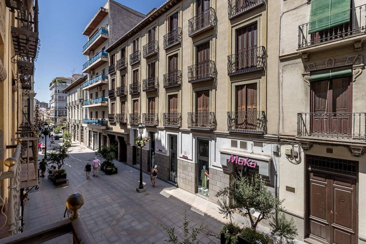 10 slaapkamer Flat te koop in Granada stad - € 595.000 (Ref: 9985162)