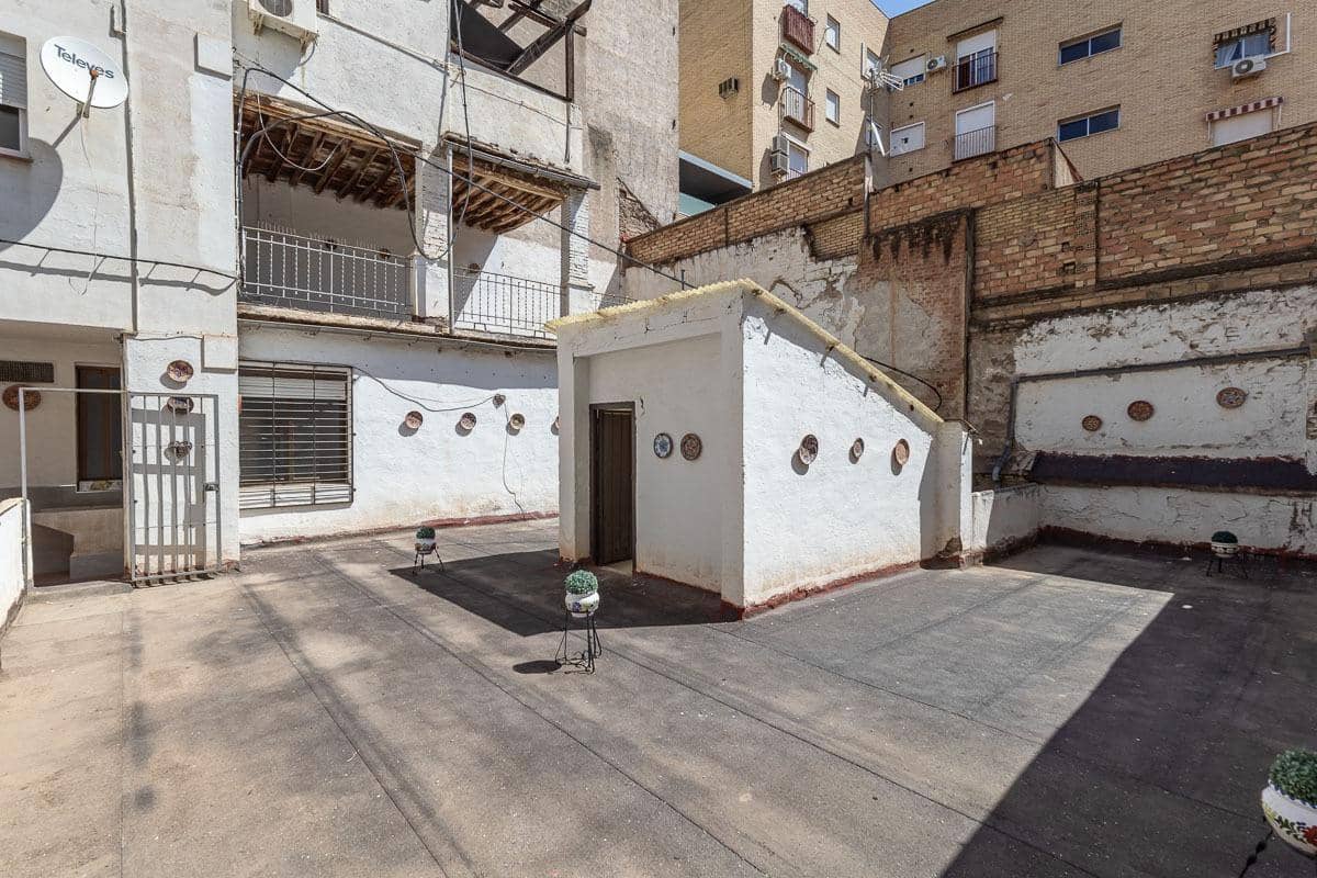 10 slaapkamer Flat te koop in Granada stad - € 595.000 (Ref: 9985162)