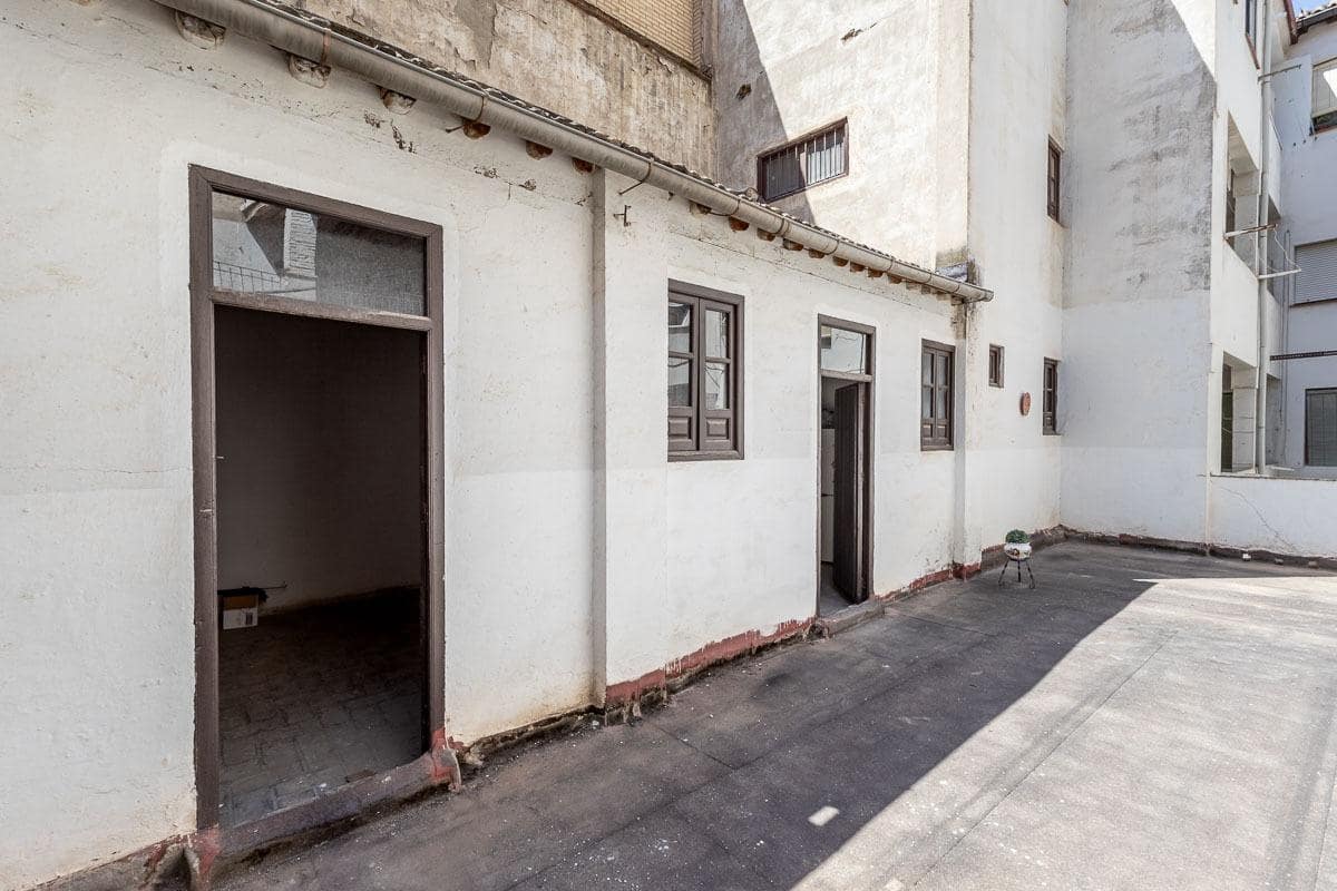 10 slaapkamer Flat te koop in Granada stad - € 595.000 (Ref: 9985162)