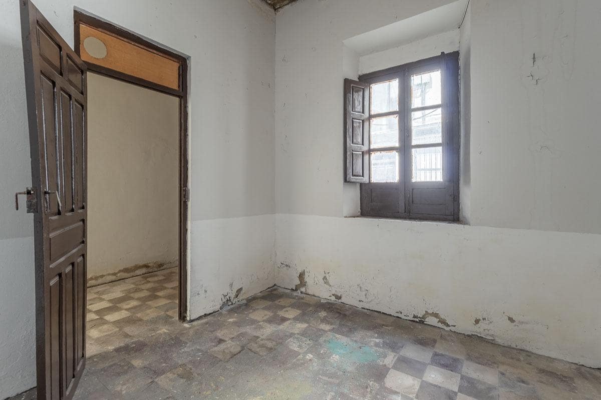 10 slaapkamer Flat te koop in Granada stad - € 595.000 (Ref: 9985162)