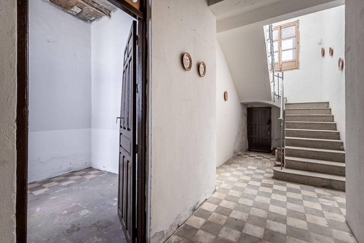 10 slaapkamer Flat te koop in Granada stad - € 595.000 (Ref: 9985162)