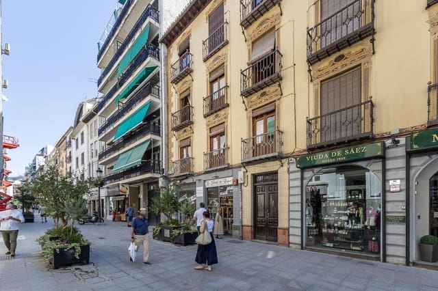 10 slaapkamer Flat te koop in Granada stad - € 595.000 (Ref: 9985162)