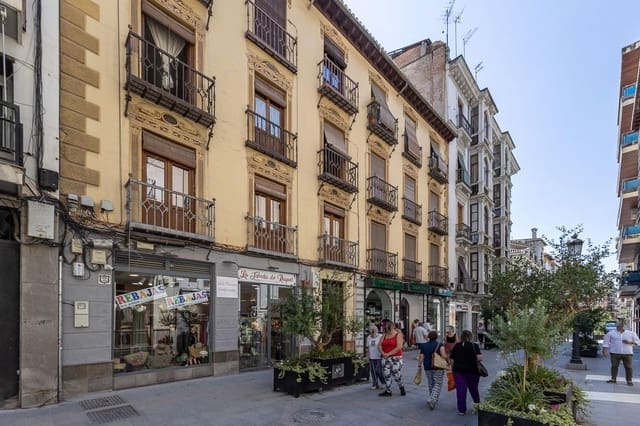 10 slaapkamer Flat te koop in Granada stad - € 595.000 (Ref: 9985162)
