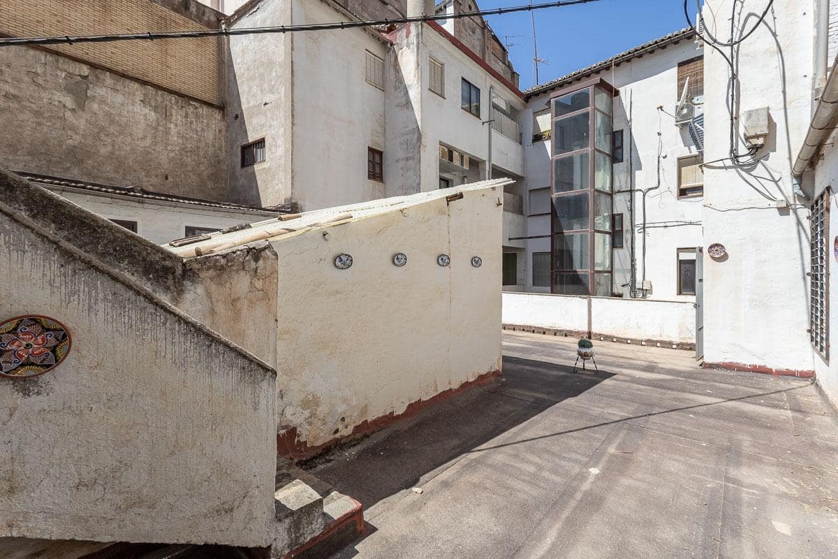 10 slaapkamer Flat te koop in Granada stad - € 595.000 (Ref: 9985162)