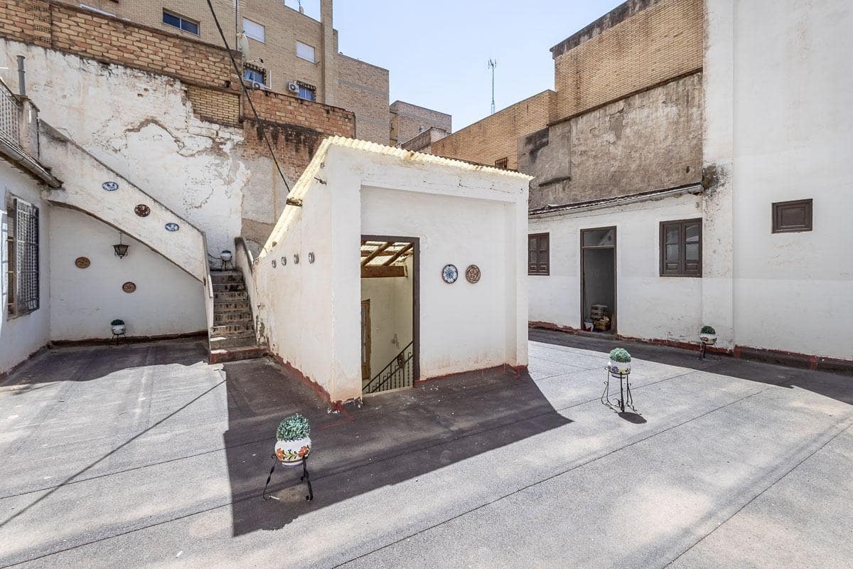 10 slaapkamer Flat te koop in Granada stad - € 595.000 (Ref: 9985162)