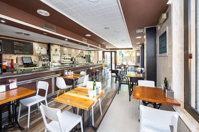 Kommersiell til salgs i Granada by - € 330 000 (Ref: 9987050)