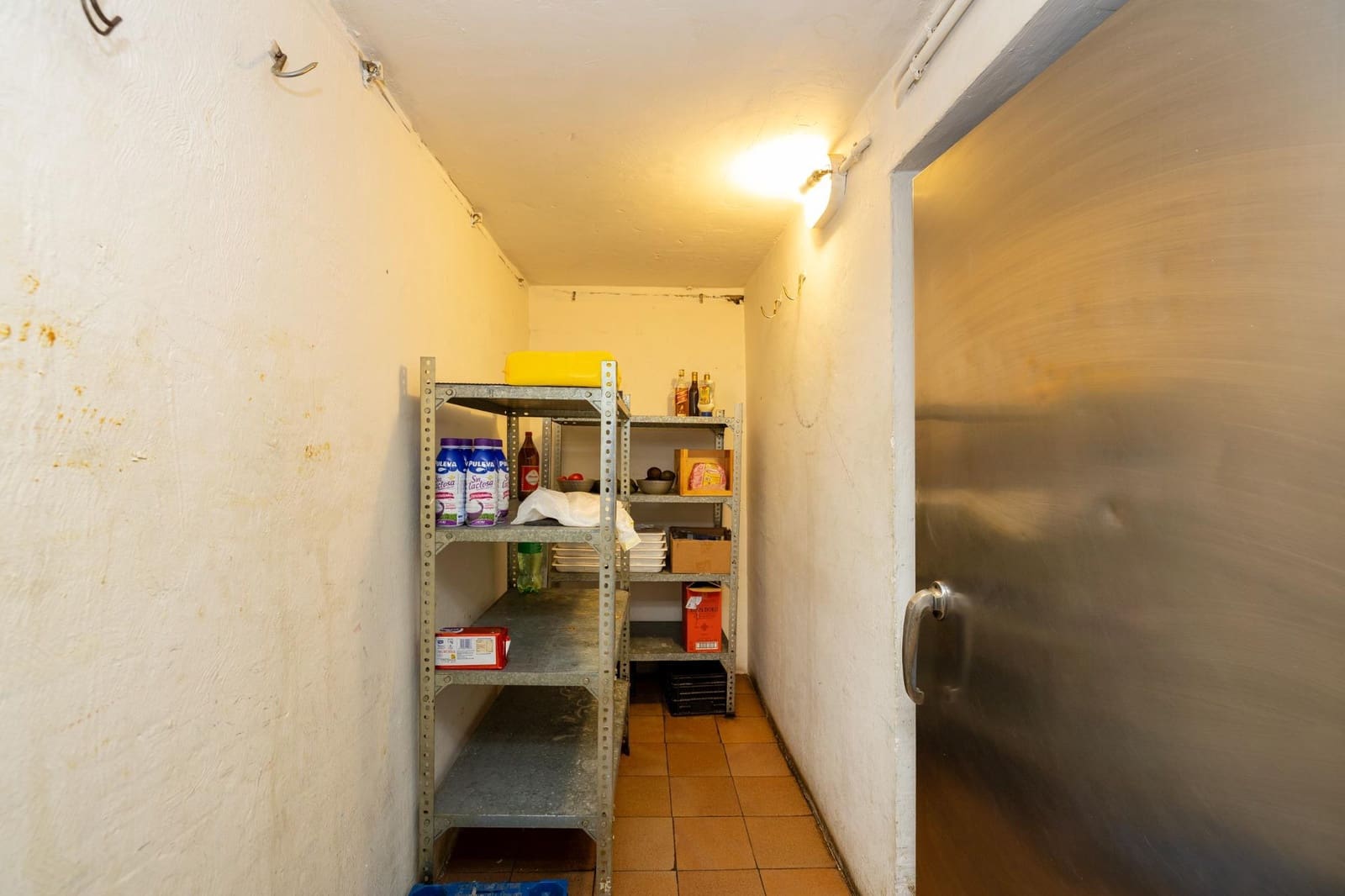 Kommersiell til salgs i Granada by - € 330 000 (Ref: 9987050)