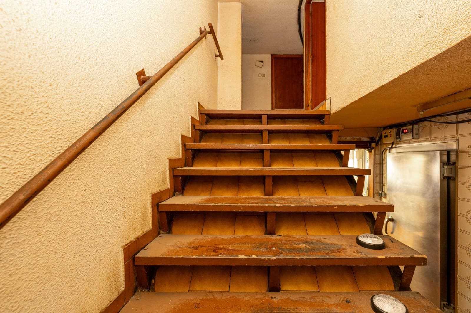 Kommersiell til salgs i Granada by - € 330 000 (Ref: 9987050)