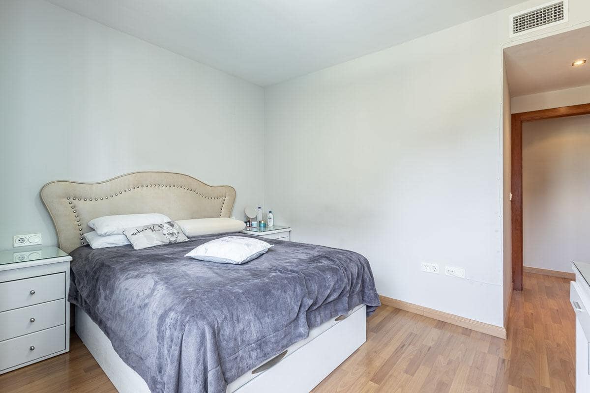 2 sypialnia Mieszkanie na sprzedaż w Miasto Grenada z basenem garażem - 335 000 € (Ref: 9987051)