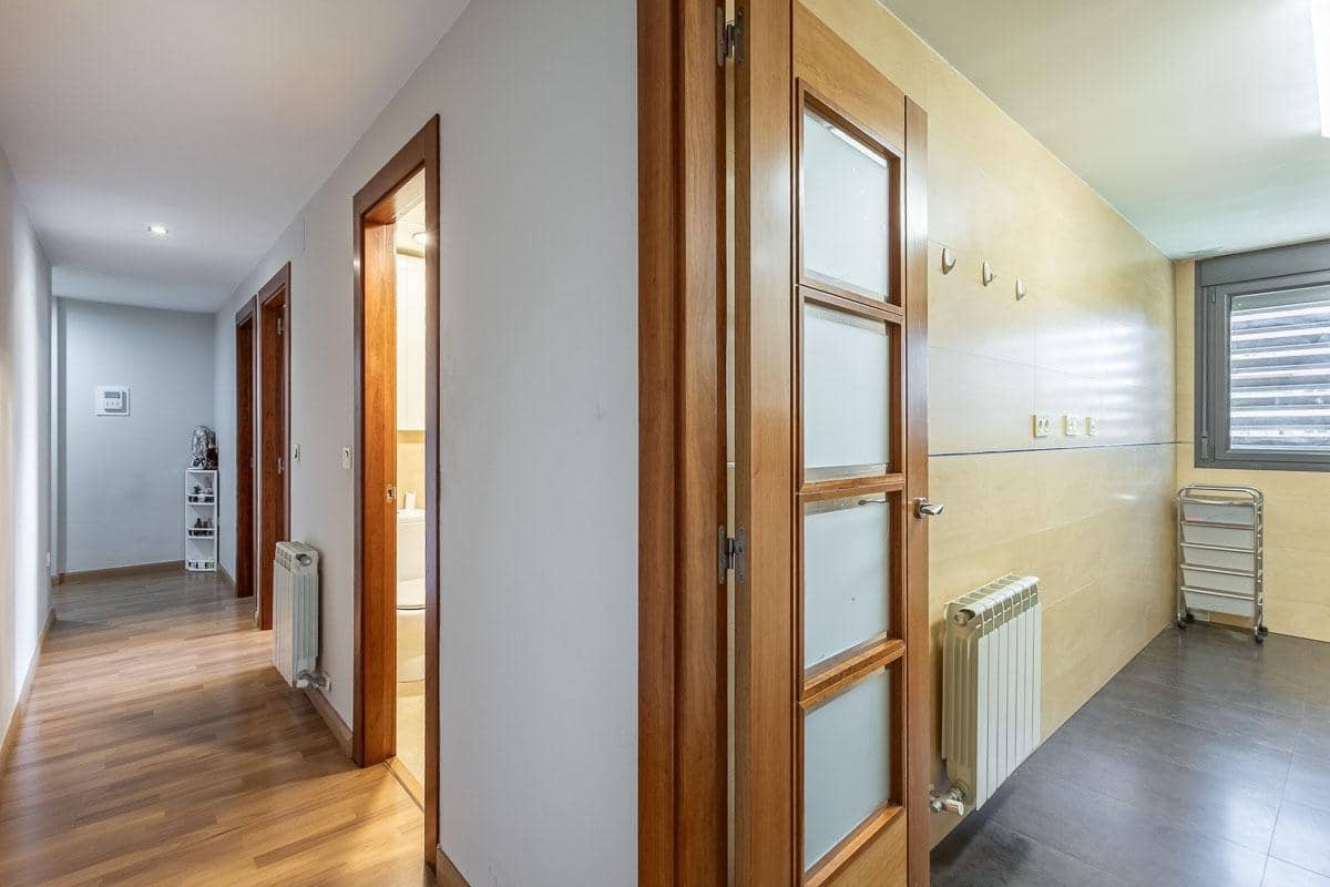 2 sypialnia Mieszkanie na sprzedaż w Miasto Grenada z basenem garażem - 335 000 € (Ref: 9987051)