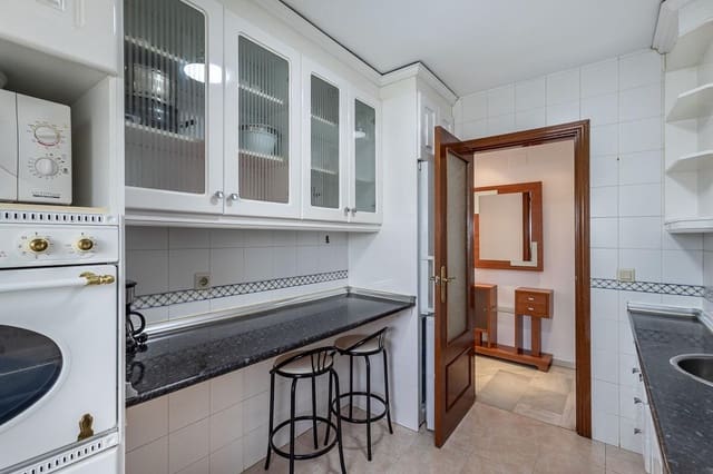 2 soveværelse Lejlighed til salg i Granada by - € 179.000 (Ref: 9990885)