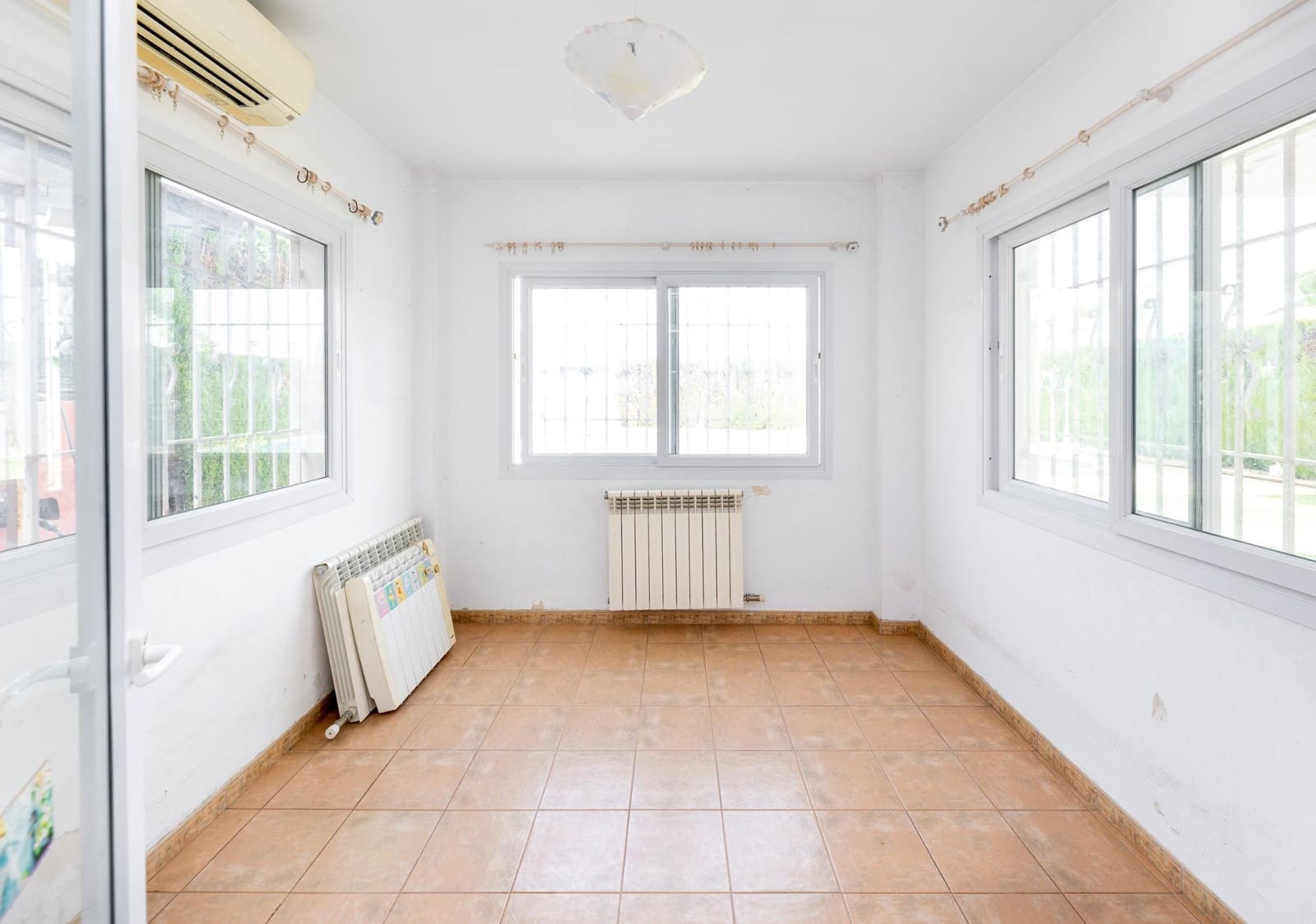 5 slaapkamer Villa te koop in Monachil met zwembad garage - € 450.000 (Ref: 9990886)