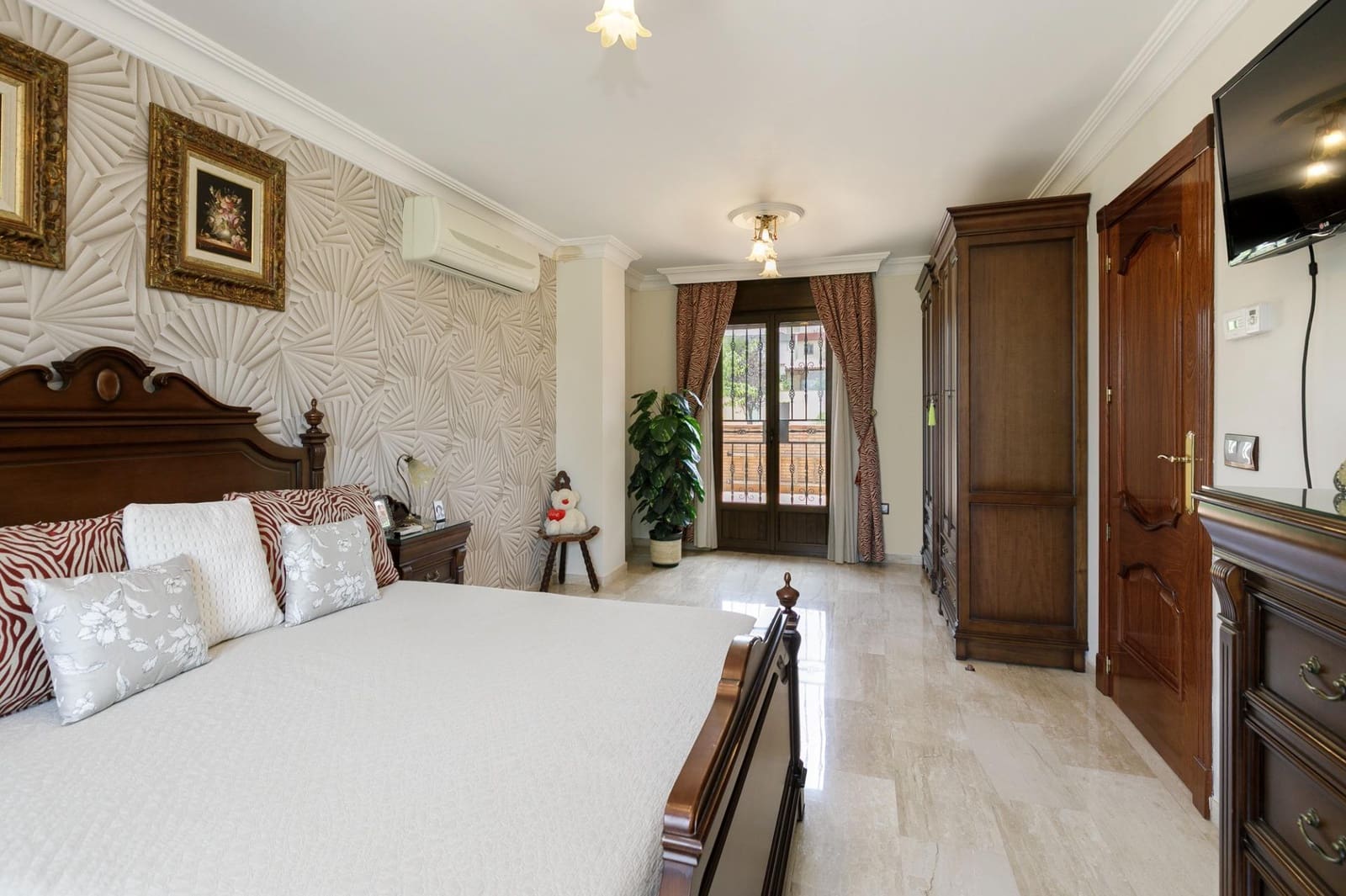 Pareado de 4 habitaciones en Ogíjares en venta con piscina garaje - 580.000 € (Ref: 9990888)
