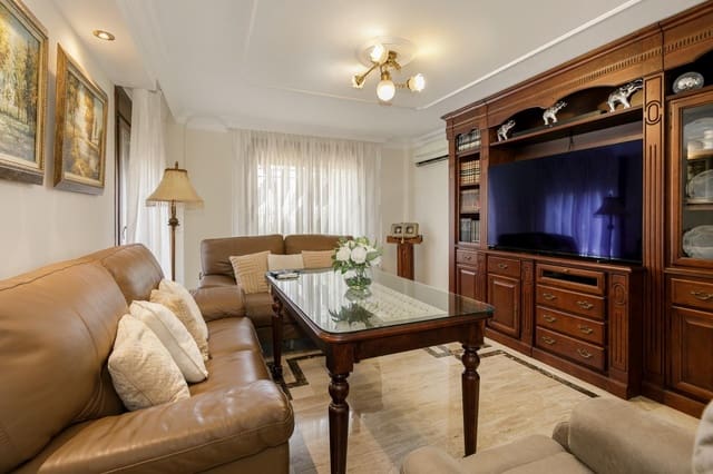 Pareado de 4 habitaciones en Ogíjares en venta con piscina garaje - 580.000 € (Ref: 9990888)