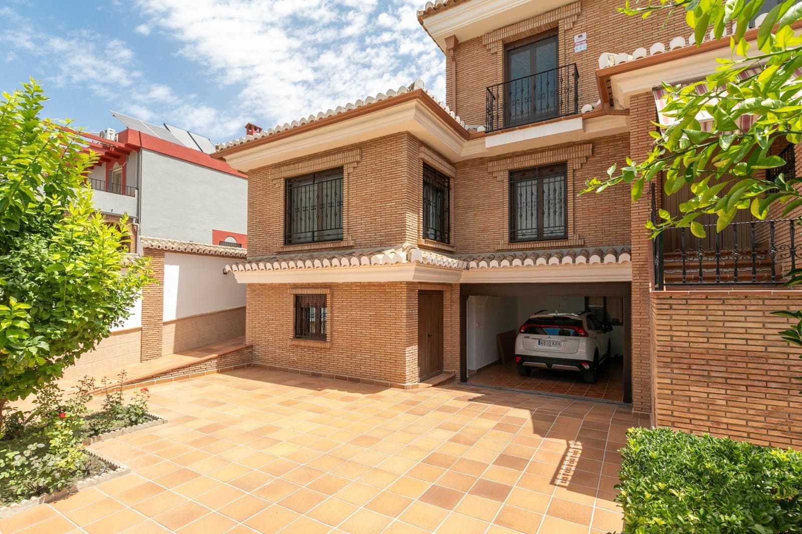 Pareado de 4 habitaciones en Ogíjares en venta con piscina garaje - 580.000 € (Ref: 9990888)